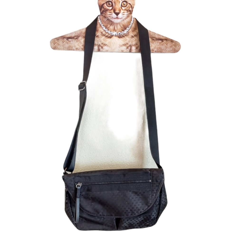 Lululemon All Night Festival black crossbody bag